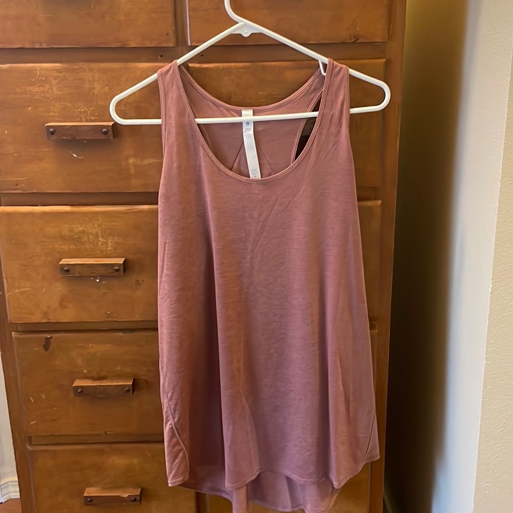 Lululemon Essentials pleated tank